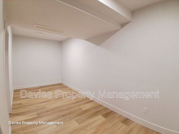4th image of 1915 164th St SW #Basement