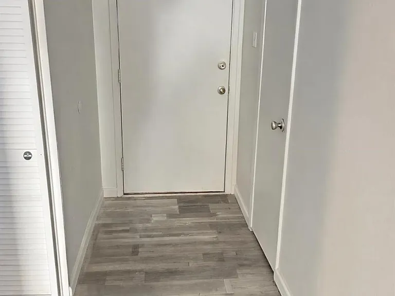 600 W Mimosa St — Photo 11