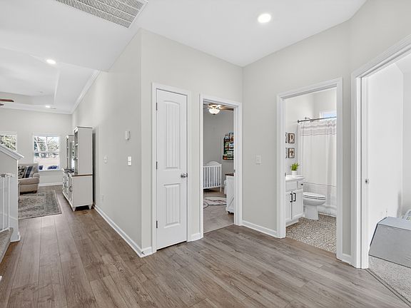 2nd image of 1010 Hickoryridge Dr