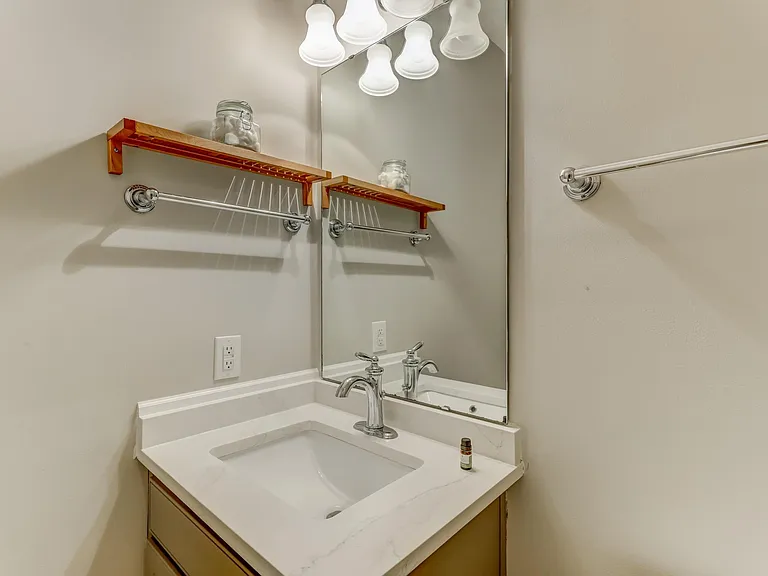 1132 Drayton Ct — Photo 30