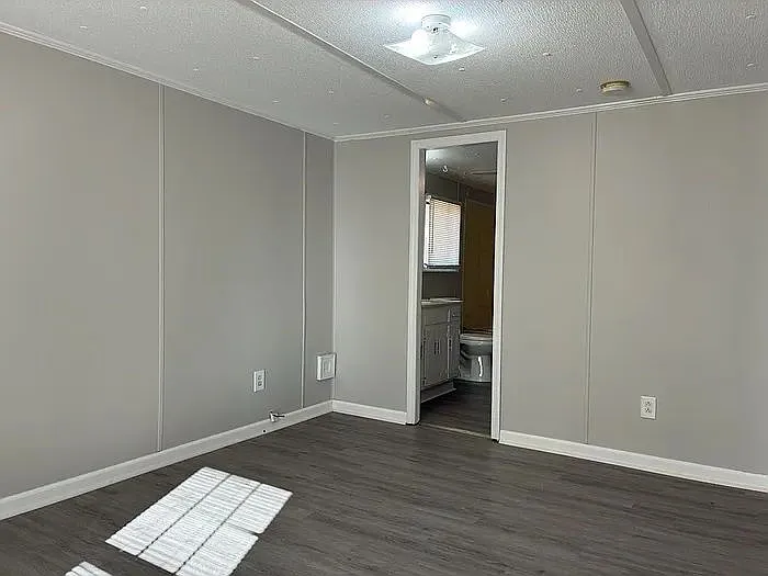 2 Crosby Ln — Photo 3