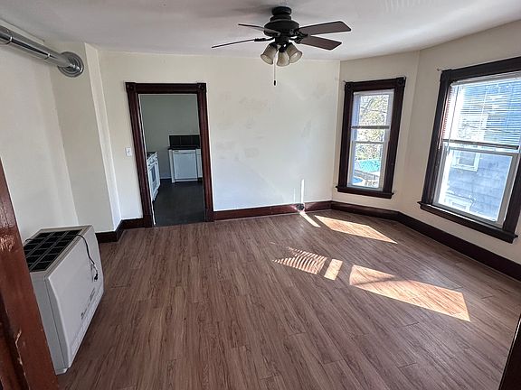 4th image of 130 Pleasant Ave Floor 2
