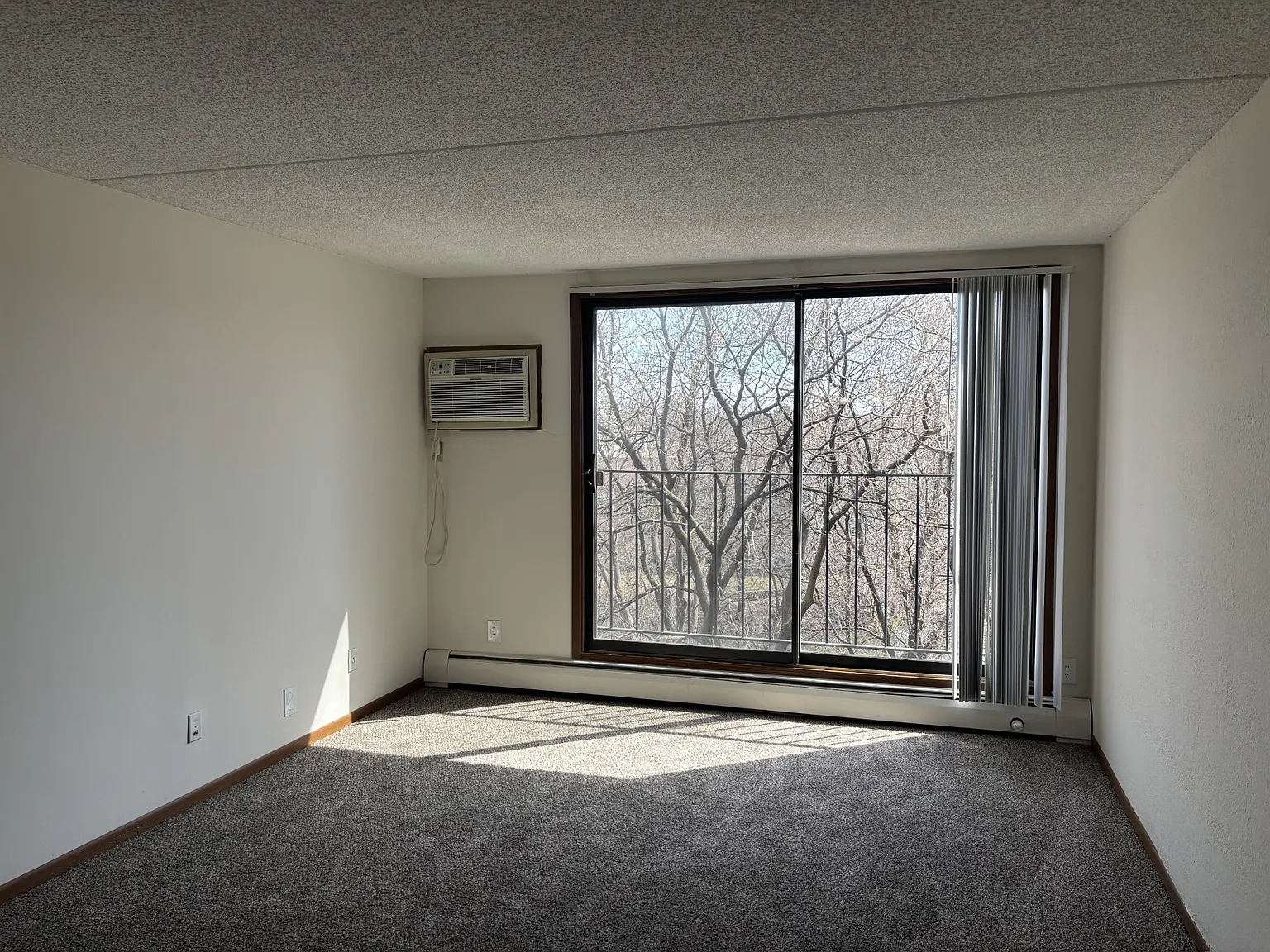 Creek Point Apartments — Photo 4