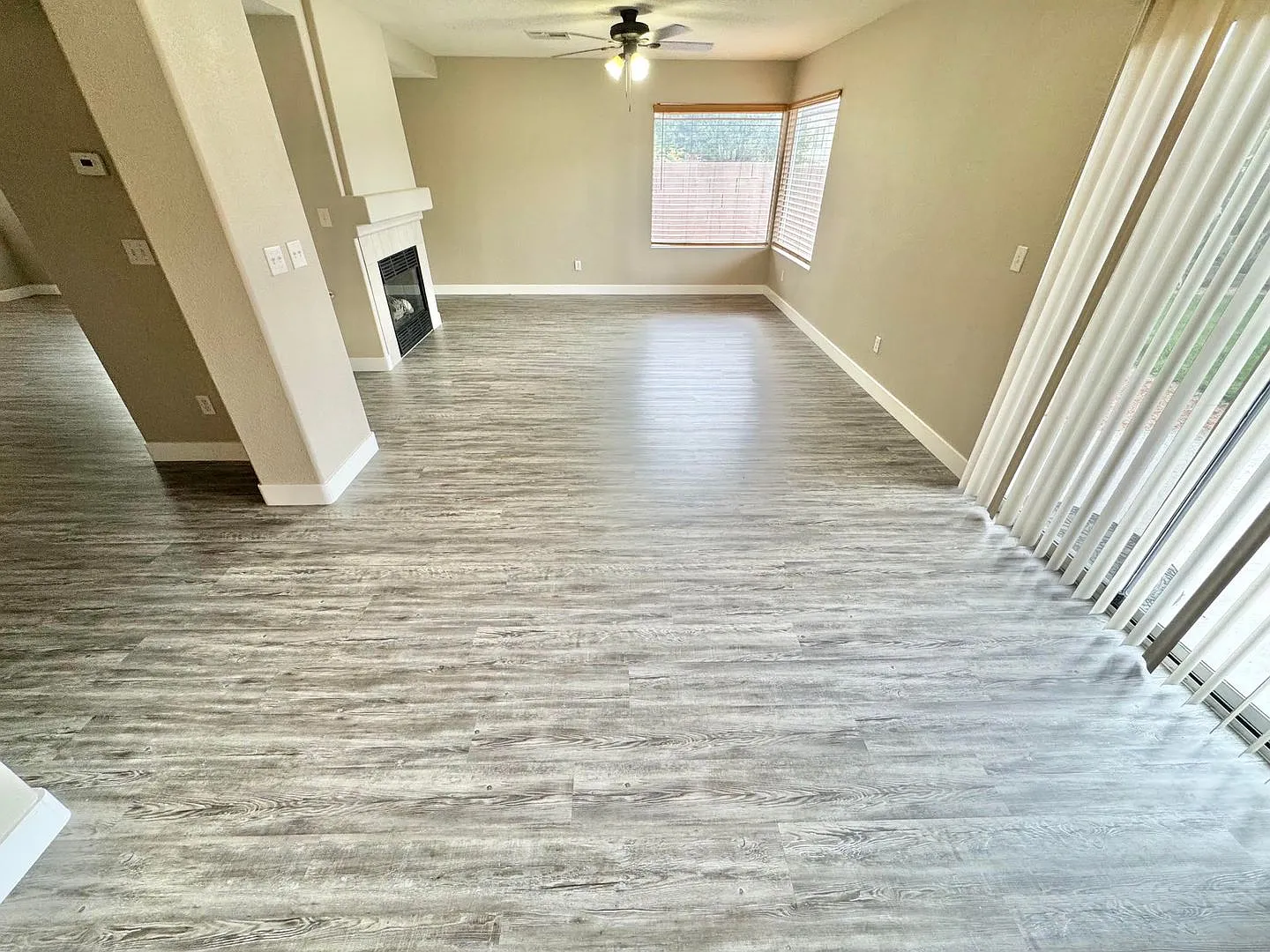 Stunning 4 Bedroom Home In Summerlin!! — Photo 3