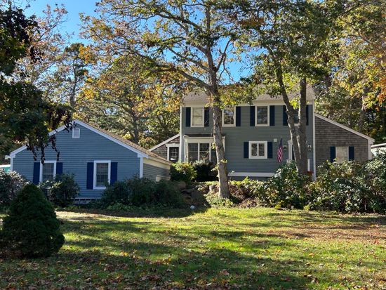 8 W Crossfield Road, Forestdale, MA 02644