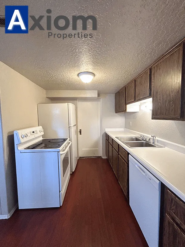 Grant 735 N — Photo 3