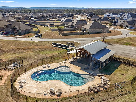 2nd image of 134 Farmers Way