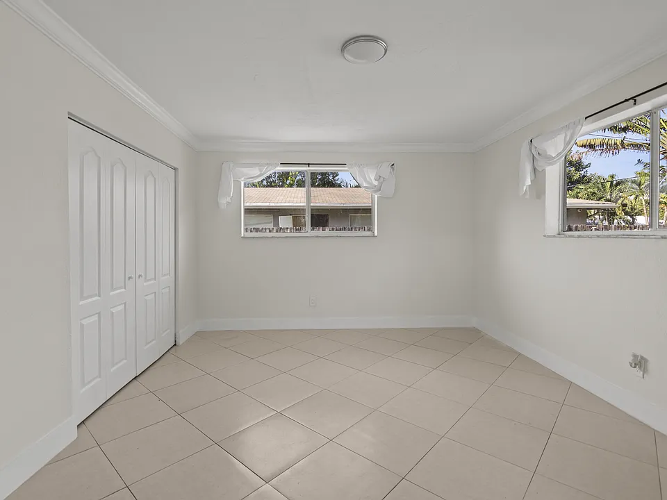 1140 NW 3rd Ave