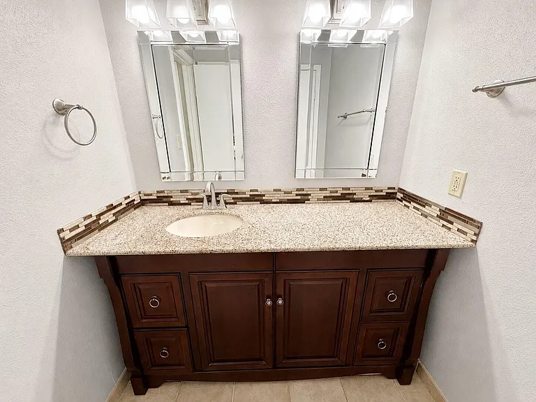 2120 El Paseo St #2305 — Photo 17