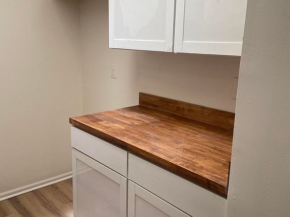 3rd image of 434 Crawford Street