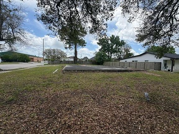 2nd image of 4587 Marque Dr