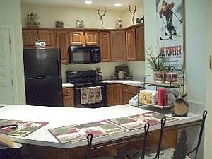 4th image of 8007 Canterbury Dr #8007
