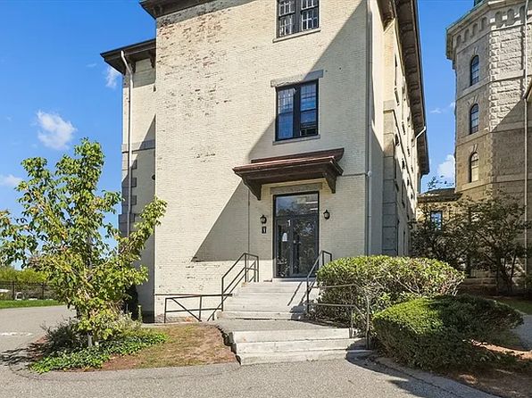 201 Thorndike St #23