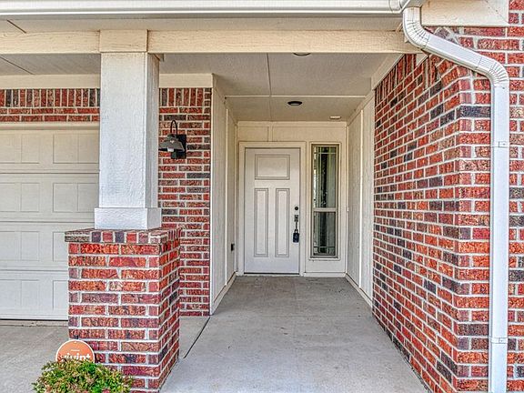 3rd image of 13324 SW 8th St