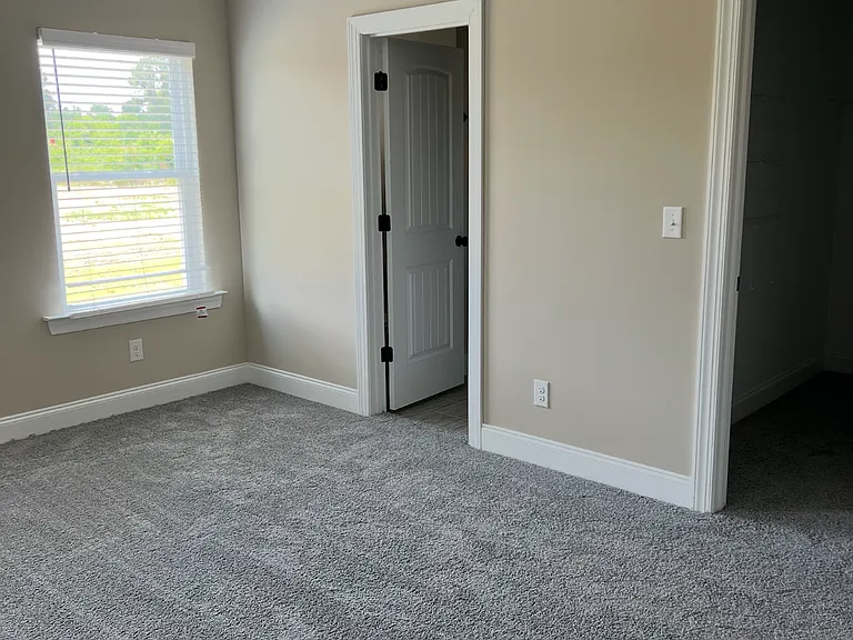606 Pine St — Photo 4