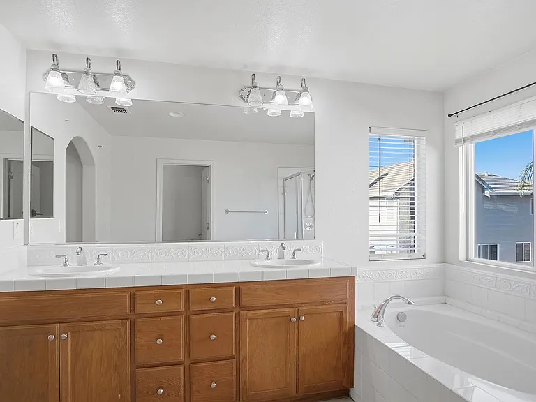 3648 Fallview Ave — Photo 11