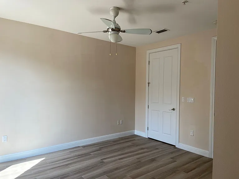 240 Brooks St SE #201-C — Photo 29
