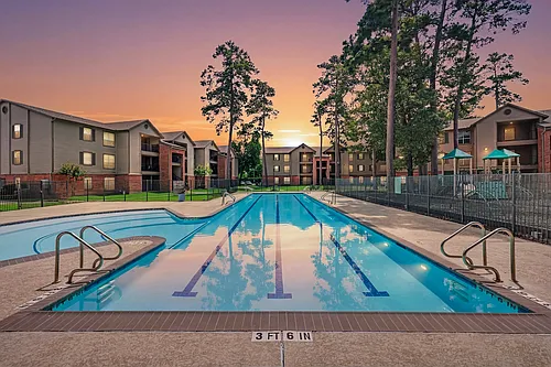 The Retreat at Spring Apartments Photo 1