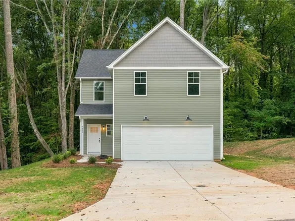 4450 Fernbrook Dr, Winston Salem, NC 27127