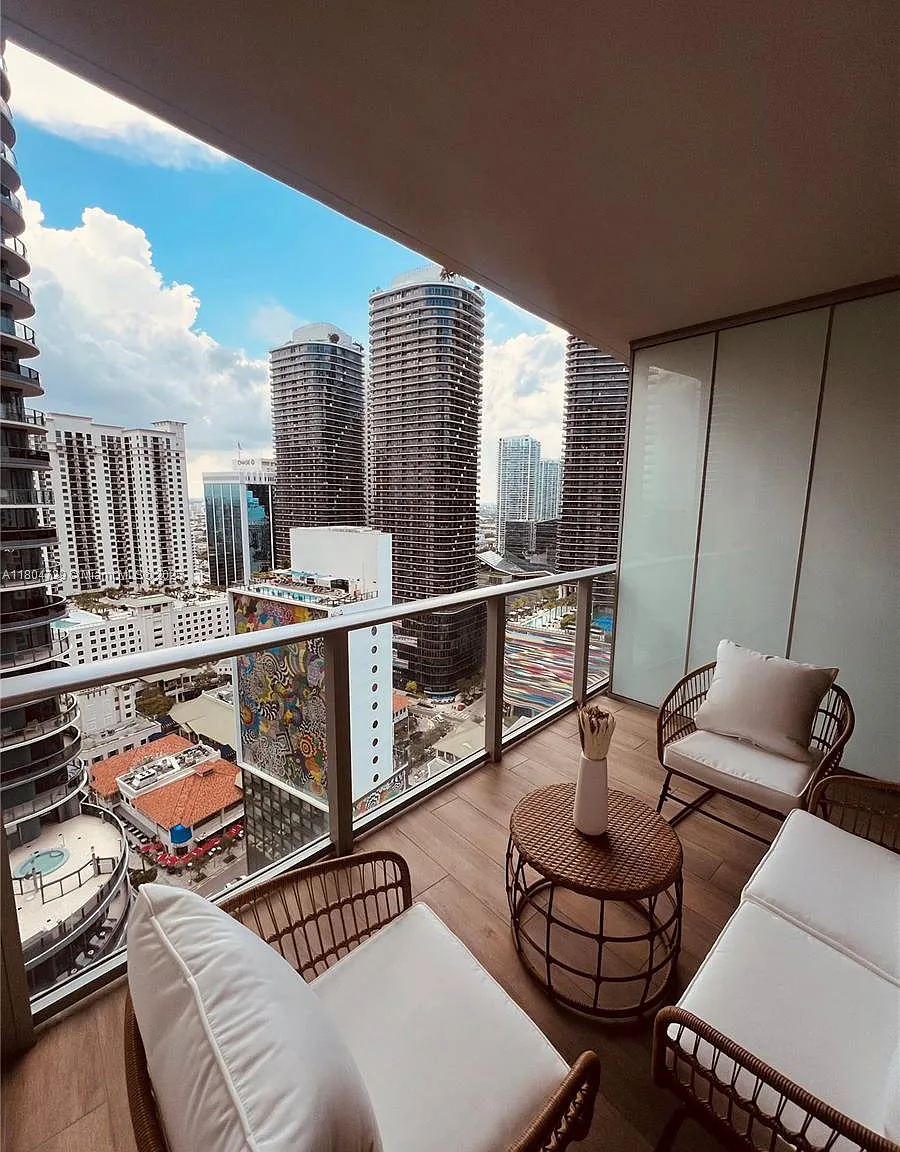 1010 Brickell Condo — Photo 3