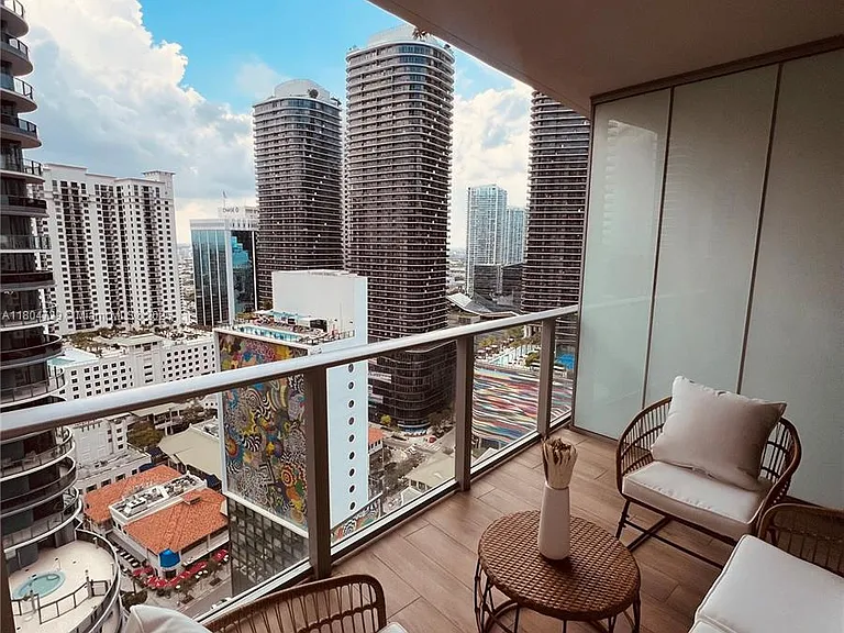 1010 Brickell Ave #2710 — Photo 3