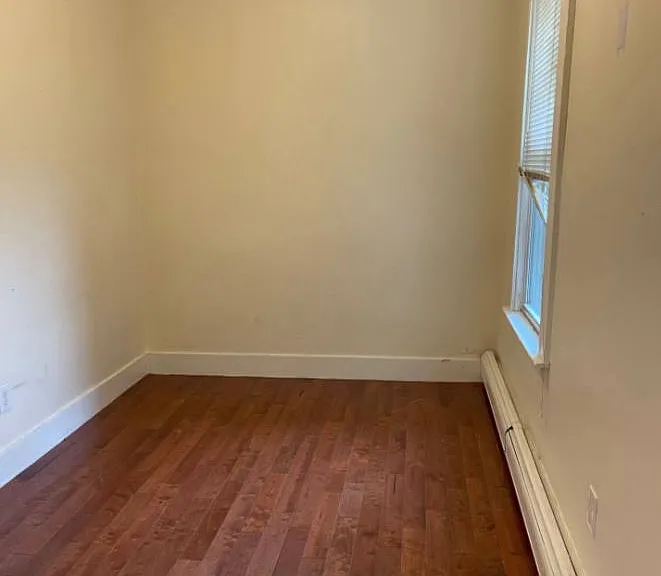 241 Maverick St #3 — Photo 8