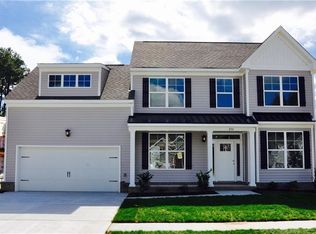 208 Dunway Ln, Chesapeake, VA 23323