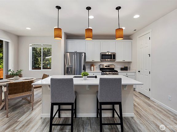 5th image of 6544 Skipper Lane SE