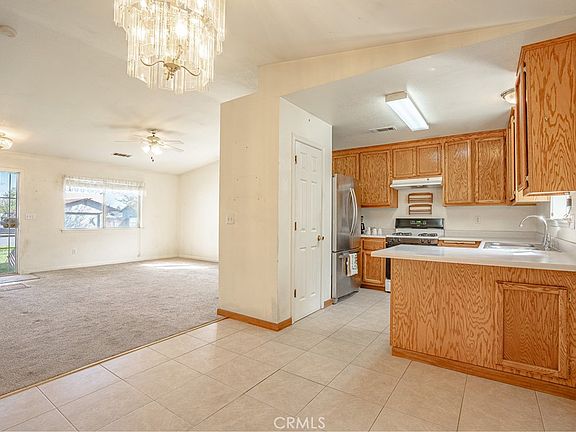 5th image of 430 N Spring St