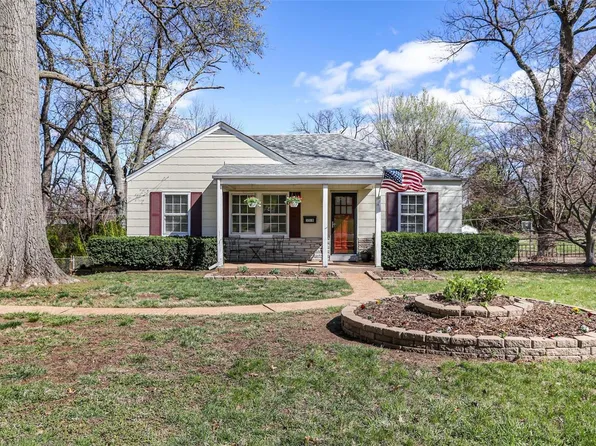 3518 Eastridge Ln, Saint Ann, MO 63074