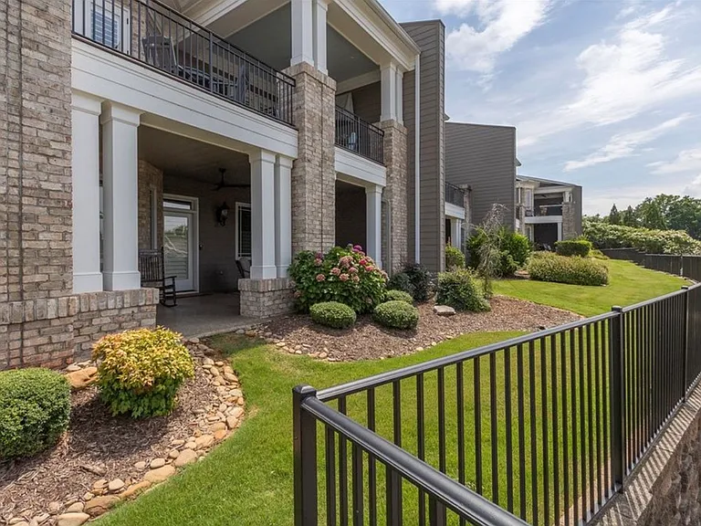 122 Regatta Dr — Photo 29