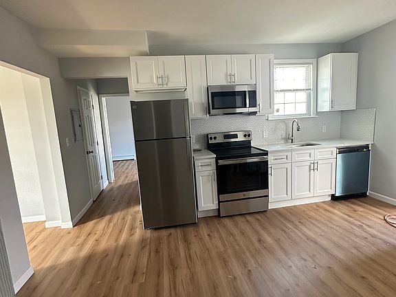 3rd image of 78-80 82 84 Burnside Ave #B