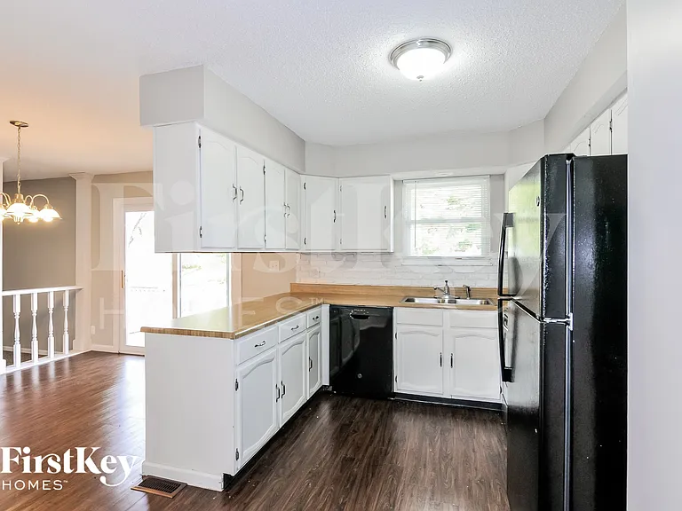 37 Westbrook Dr — Photo 6