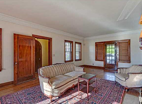 5th image of 600 NE 16th St