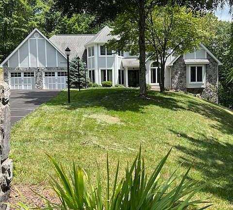 2nd image of 59 Chaucer Rd