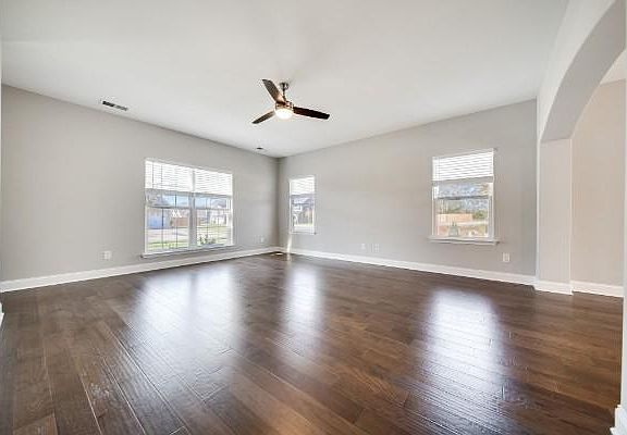 4th image of 1398 Wentworth Dr