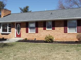 520 Water Oak Rd, Roanoke, VA 24019