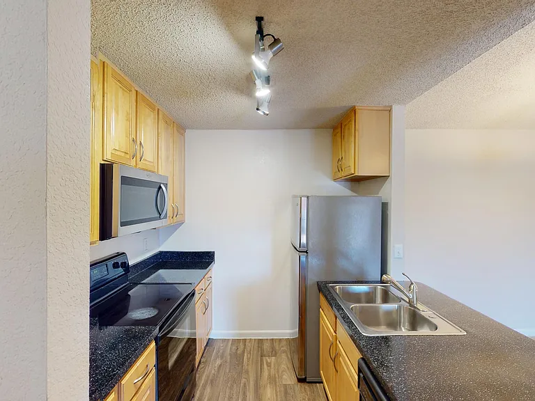Altamira Place Apartment Homes — Photo 120
