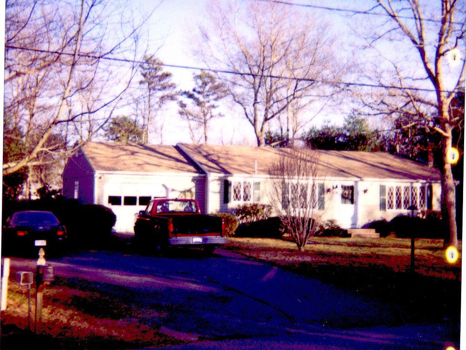 cozy home,garage,FP,5 bedrooms,1 3/4 baths incl.outdoor shower,new paint/roof 