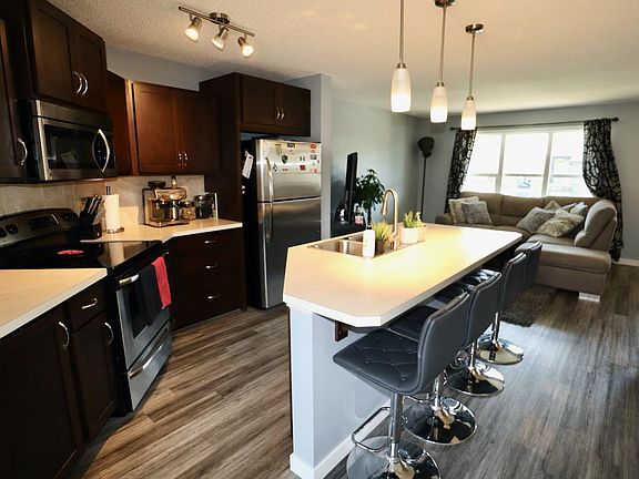 3rd image of 2846 18a Ave NW
