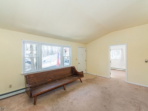 4th image of 17 Valley View Rd