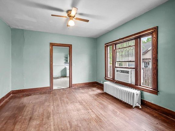 5th image of 1019 2nd St NW