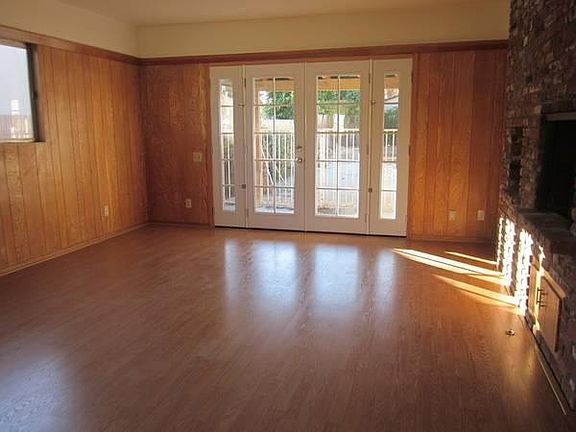 3rd image of 16642 Dearborn St