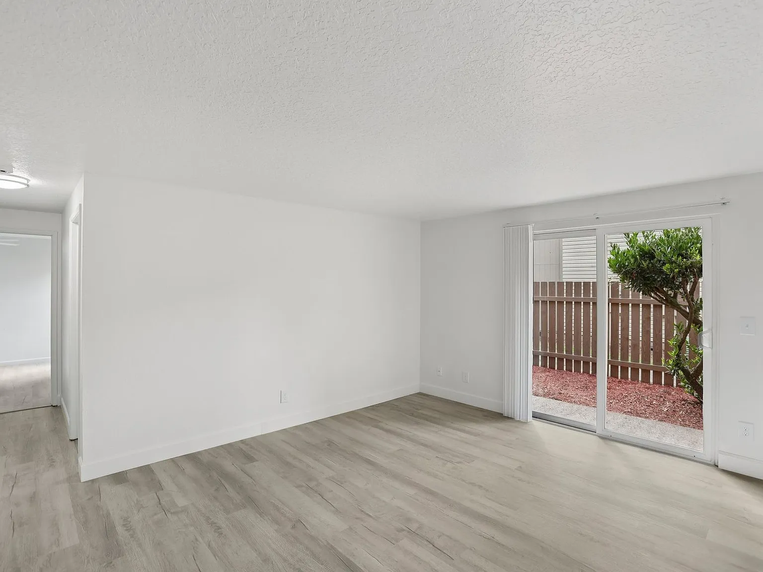 Images Highland Apartments — Photo 3