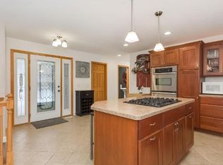 1013 Oakwood Ter, Champlin, MN 55316