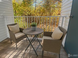 1228 Waterford Dr, Edison, NJ