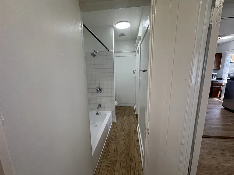 950 S New Hampshire Ave — Photo 6