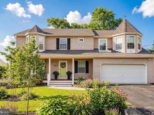 136 W End Ave, Island Heights, NJ 08732