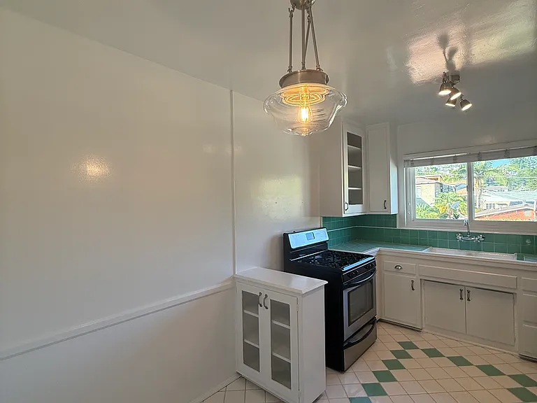 2640 Saint George St #11 — Photo 10