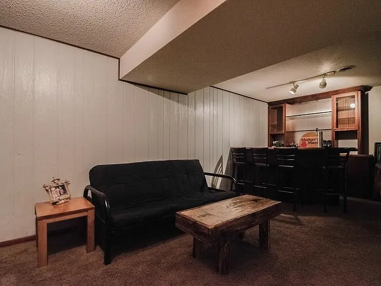 2102 Tamarin Trl — Photo 20